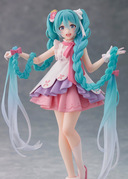 Vocaloid Hatsune Miku (Rapunzel Ver.) Wonderland Figure